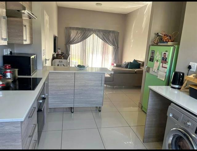 2 BEDROOM PROPERTY TO RENT IN MIDRIDGE PARK